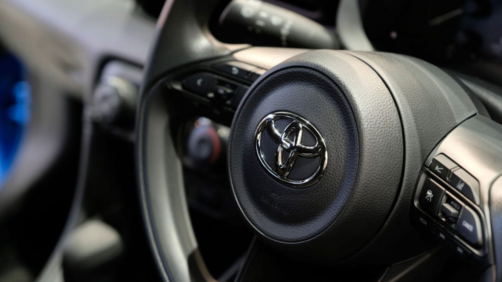 Toyota's Expanding Steering Wheel Would Tell You That You’re A Bad Driver