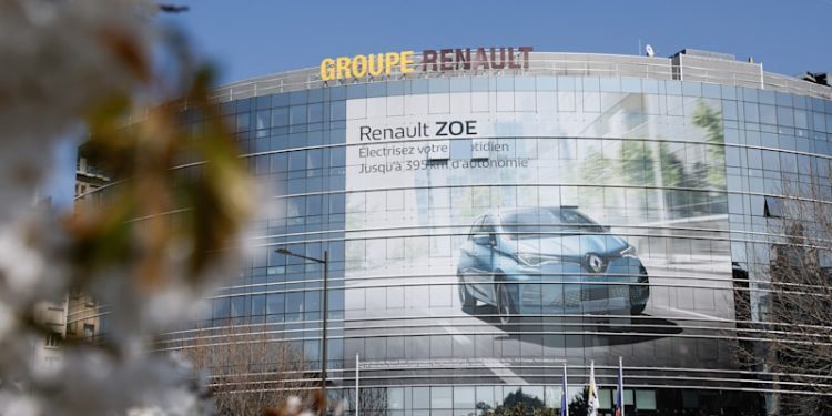 Renault will split EV from combustion unit, seeks partnerships