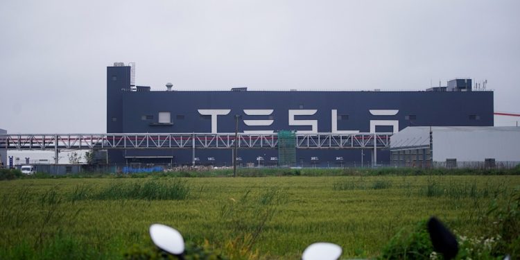 Tesla Shanghai’s exports resume for first time since reopening plant
