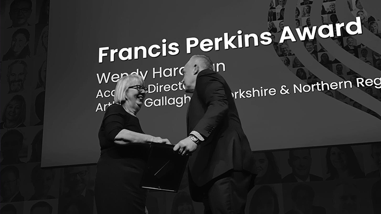 Wendy Hardman presented with BIBA’s Francis Perkins Award