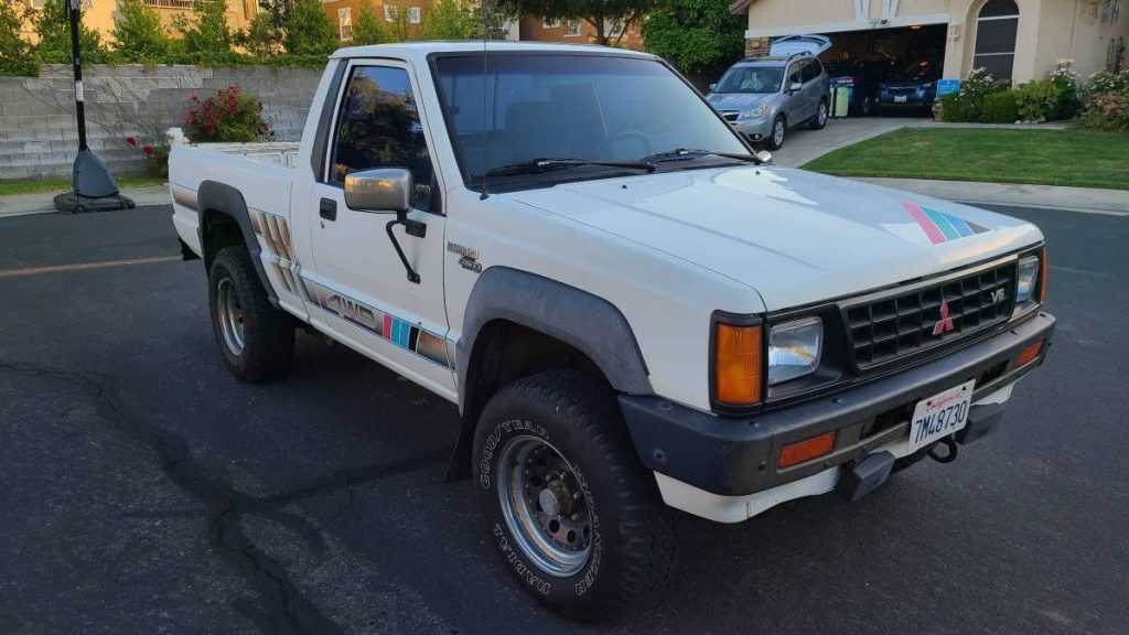 At $2,500, Is This 1991 Mitsubishi Mighty Max 4X4 a Down and Dirty Deal?