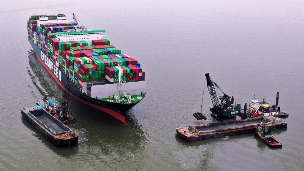 Read This: How a Crack Team Rescues the World's Biggest Ships