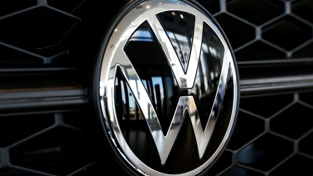VW offers pay-offs for employees who quit major Russia plant