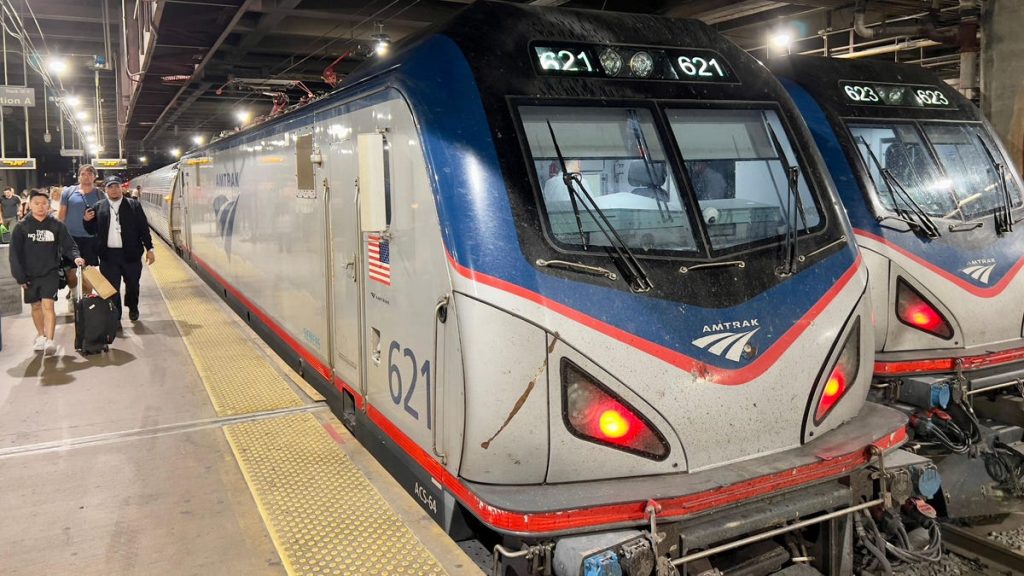 Amtrak Execs Receive Six-Figure Bonuses as the Railroad Struggles to Hire Staff