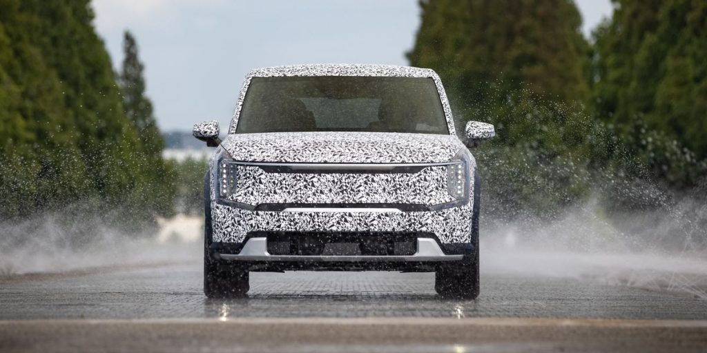 Kia EV9 SUV Shown Testing ahead of Early 2023 Debut