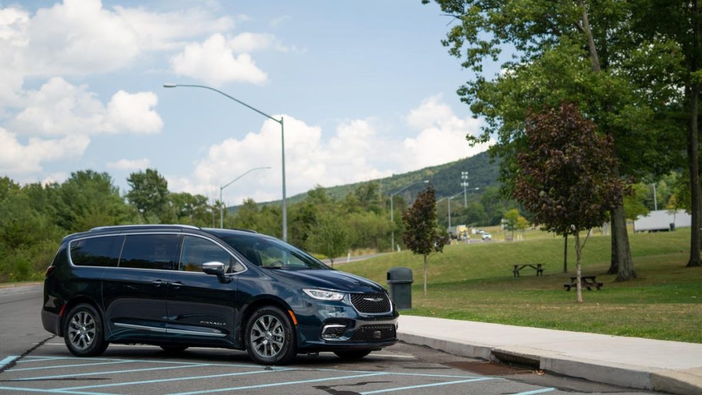 1,000 Miles In a Chrysler Pacifica Taught Me Minivan Supremacy