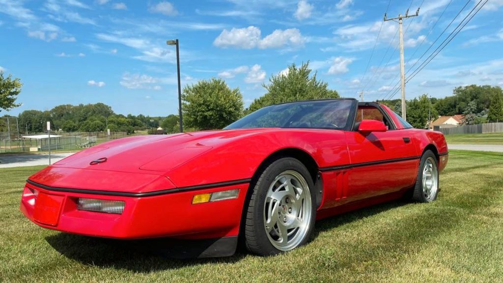 At $17,900, Could This 1990 Chevy Corvette ZR-1 Make You King (or Queen) of the Hill?