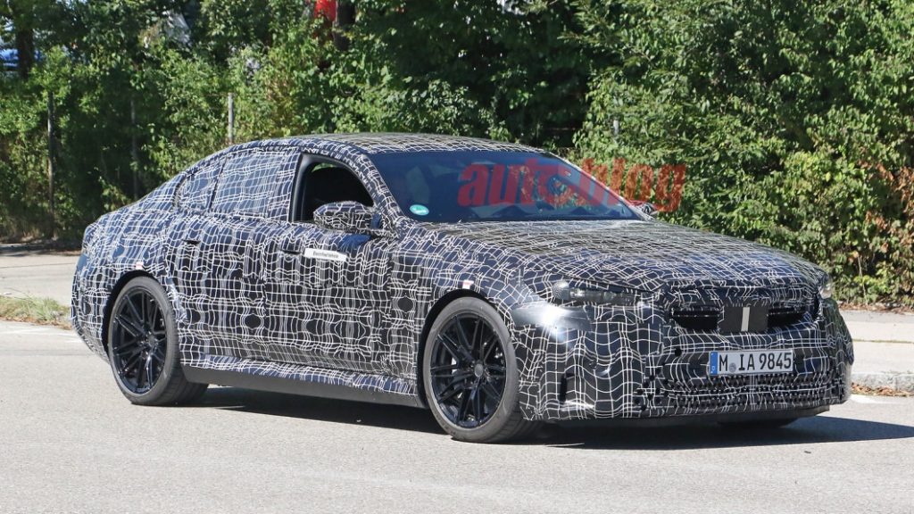 BMW M5 hybrid and 5 Series look angry in spy photos
