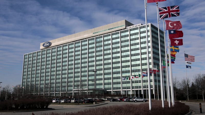 Ford shuffles management, seeks new global supply chain head