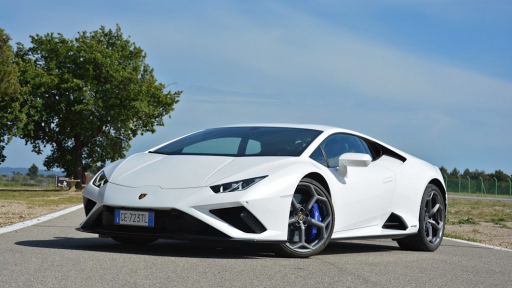 Lamborghini Huracan replacement reportedly gets twin-turbo V8