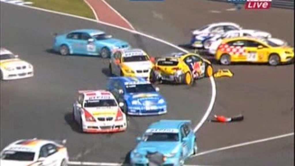 Let's Enjoy the Funniest Racing Video of All Time on YouTube