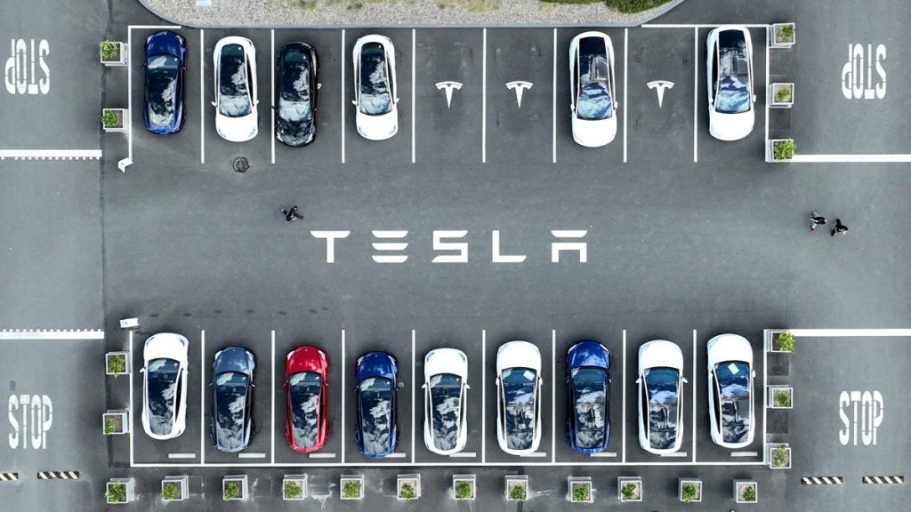 Working in a Tesla Factory Sounds Like a Nightmare