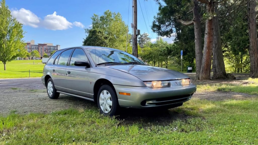 At $3,900, Will This 1997 Saturn SW1 Run Rings Around the Competition?