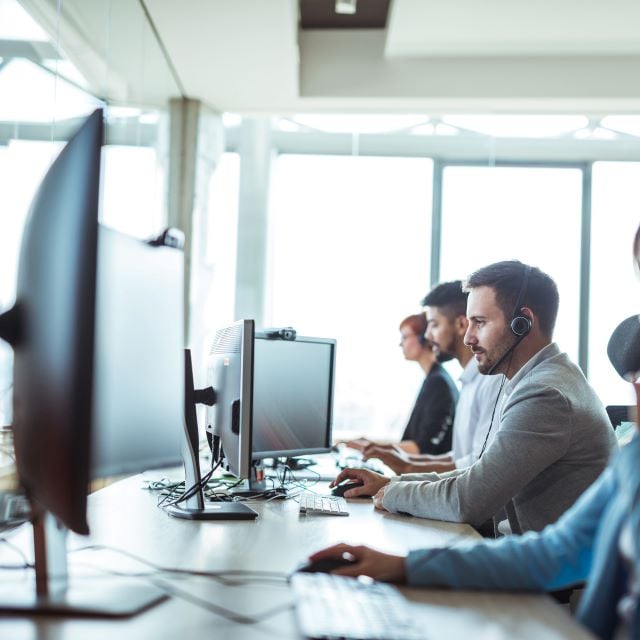 A call center agent. (Image: bbernard/Shutterstock)