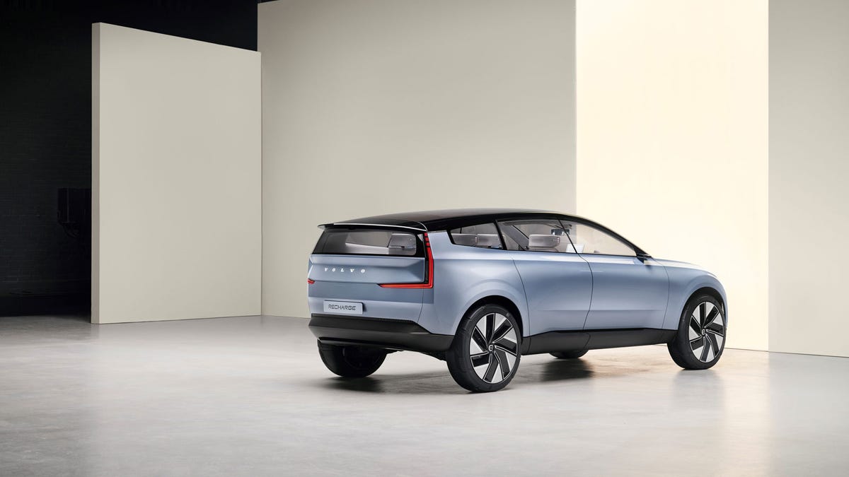 Volvo’s New EX90 Electric SUV Can Power Your House in a Blackout