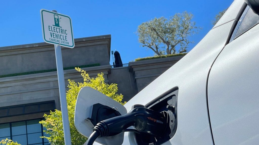 Californians Don't Want to Tax Rich People to Help Make EVs Affordable