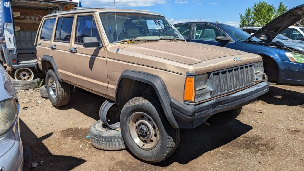 Junkyard Gem: 1990 Jeep Cherokee