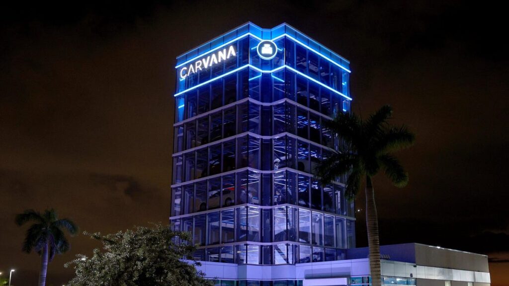 Carvana Lays Off More Employees and Cuts Hours Even Though It's Definitely for Sure Not Going Out of Business