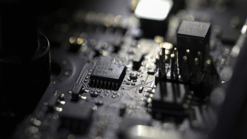 Car-data firms flop as automakers see dollar signs in software