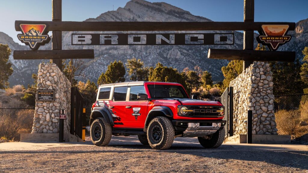 Every New Ford Bronco Raptor Now Comes With a Hardcore Off-Roading Class