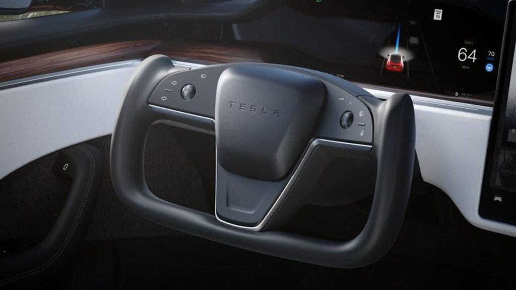 Tesla Will Replace Your Stupid Yoke With a Steering Wheel for $700