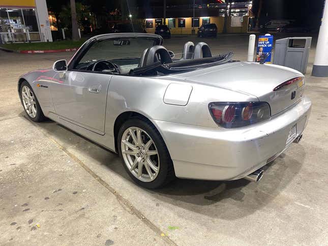 Image for article titled At $19,800, Is This Bone-Stock 2005 Honda S2000 a Bonafide Bargain?