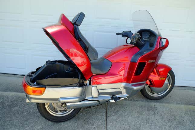 Image for article titled For 20 Years, We Thought That Car Designers Created The Honda PC800. Here's The Real Story