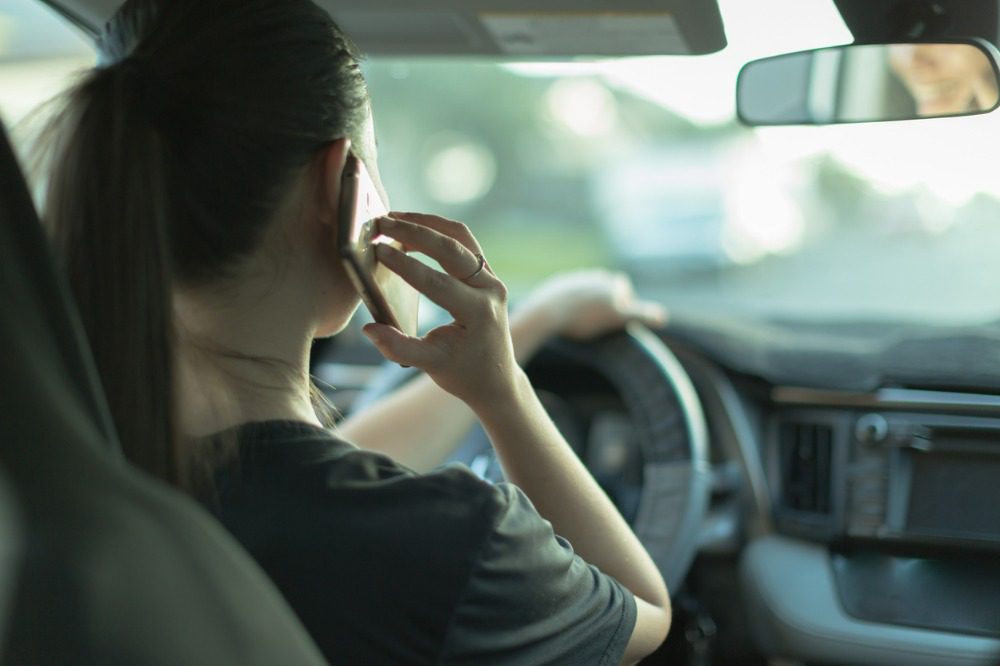 Distracted driving – many Ontarians take risks despite understanding the danger