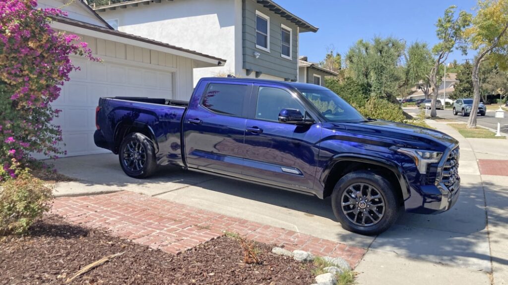 2023 Toyota Tundra CrewMax Long Bed Driveway Test: Emphasis on loooong