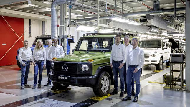 Mercedes’ G-Class team poses with No. 500,000 at the vehicle’s production line at Magna Steyr’s Graz, Austria plant.