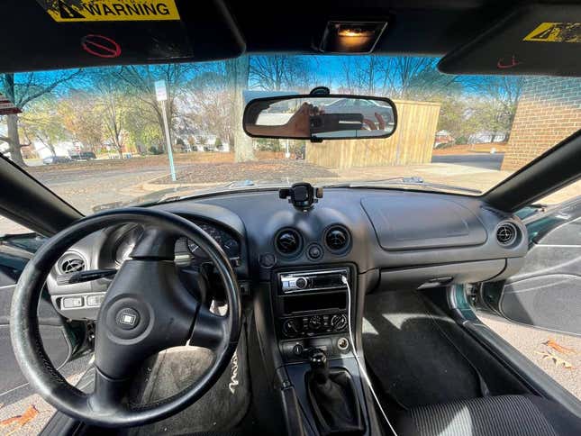 Image for article titled At $9,995, Is This 2000 Mazda MX-5 Miata an Acceptable Answer?
