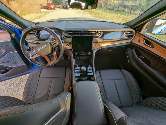 Image for article titled The 2023 Jeep Grand Cherokee L Changed My Family's Opinion of Jeeps