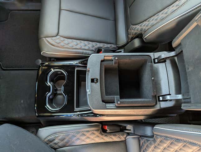 Image for article titled The 2023 Jeep Grand Cherokee L Changed My Family's Opinion of Jeeps