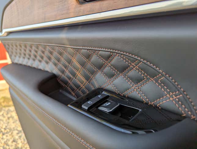 Image for article titled The 2023 Jeep Grand Cherokee L Changed My Family's Opinion of Jeeps