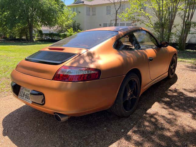 Image for article titled At $15,000, Is This 2002 Porsche 911 Carrera a Wrap?