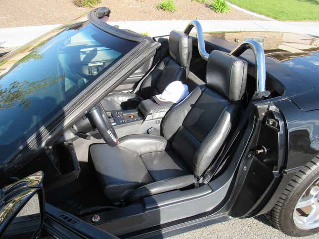 Image for article titled At $16,000, Does This 1986 Chevy Corvette Convertible Set The Pace?