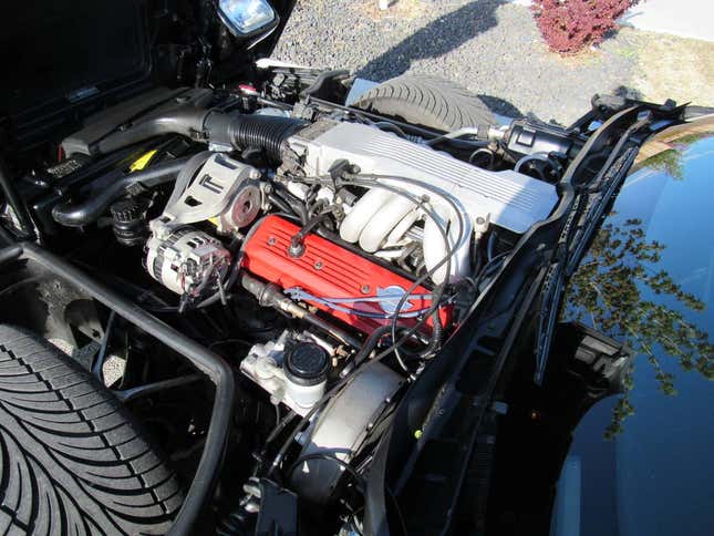 Image for article titled At $16,000, Does This 1986 Chevy Corvette Convertible Set The Pace?