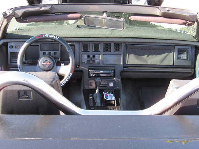 Image for article titled At $16,000, Does This 1986 Chevy Corvette Convertible Set The Pace?