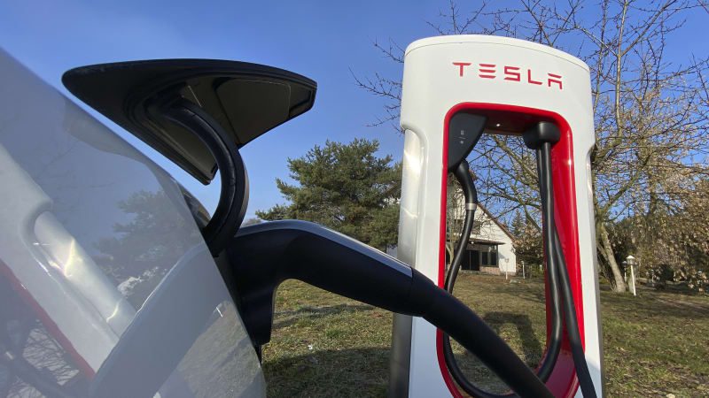 Texas to require Tesla's NACS connectors on state-backed charging stations