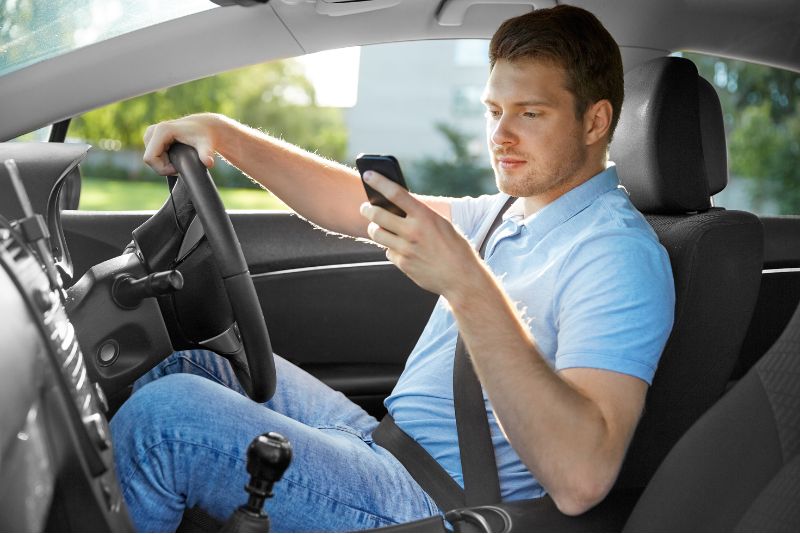 Could AI catch distracted drivers using their mobile phones?