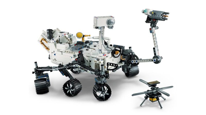 Lego Mars Perseverance can spin 360 degrees in place just like the real rover