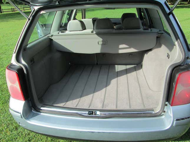 Image for article titled At $4,995, Could You Pass Up This 2003 VW Passat?