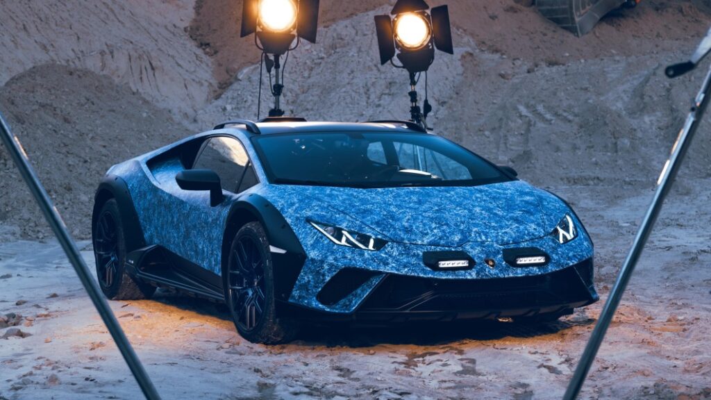 Lamborghini Huracan Sterrato Opera Unica special edition took 370 hours to paint