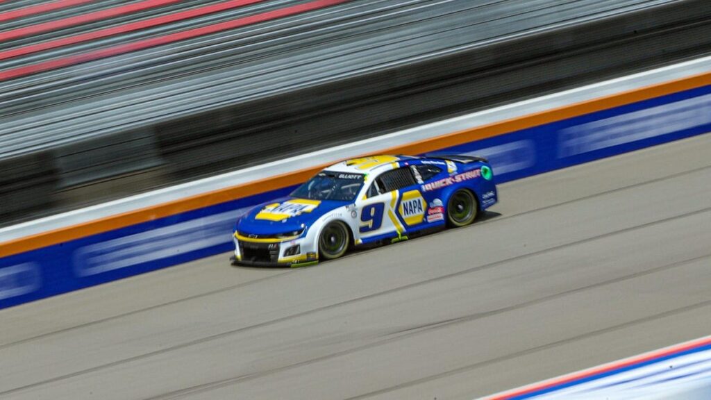 Chase Elliott Crashes Into Must-Win Scenario To Make NASCAR Cup Playoffs