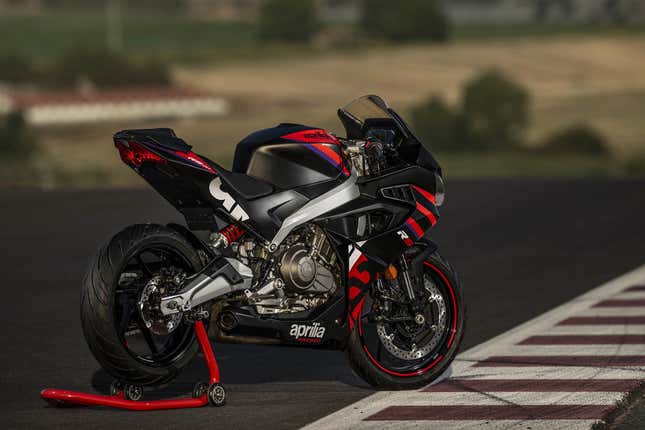 Image for article titled The Aprilia RS 457 Is A Gorgeous, High-Tech Beginner Sportbike