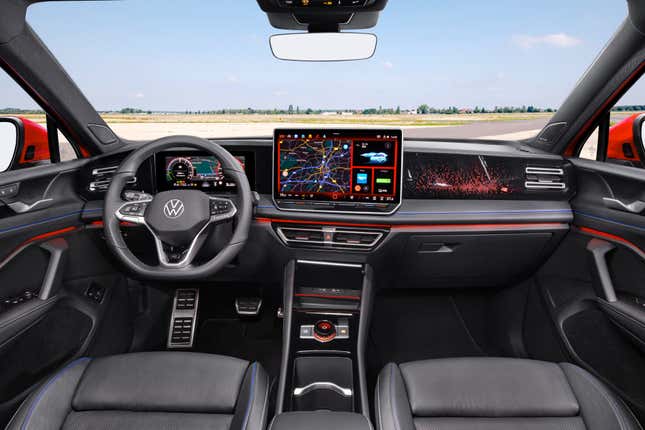 2024 Volkswagen Tiguan PHEV Interior Euro Spec