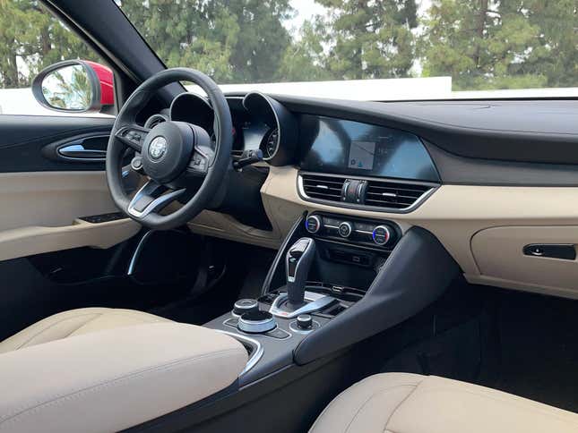 2023 Alfa Romeo Giulia Luzzo Interior