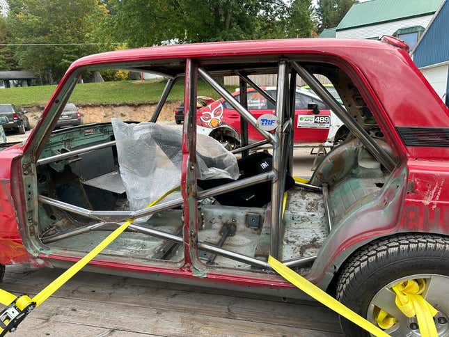 Image for article titled I Am Still Throwing All My Time And Money At A Lada