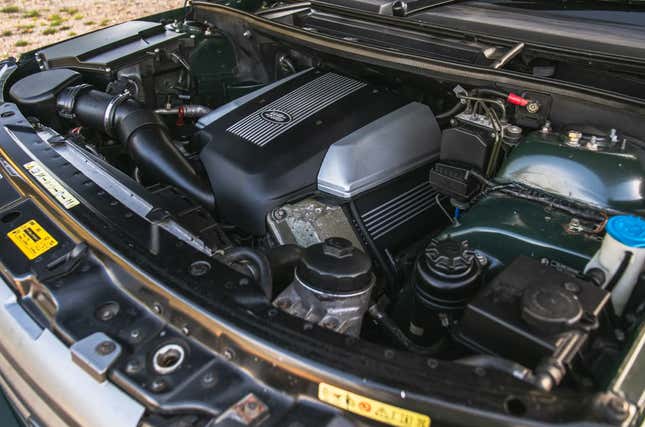 Image for article titled You Can Be Range Rover Royalty When You Buy The Queen's Chariot