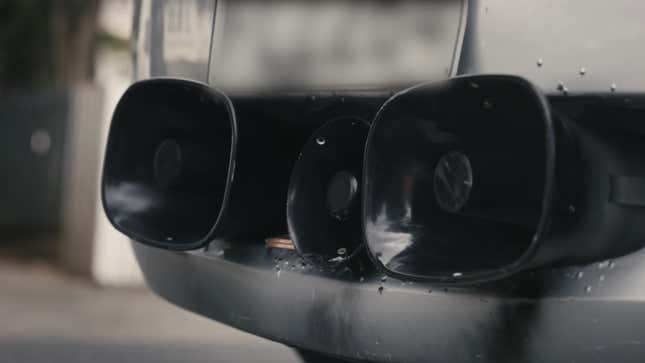 Image for article titled Car Enthusiasts In New Zealand Are Blaring Celine Dion Songs In 'Siren Battles'